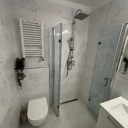 Marble & Wood *